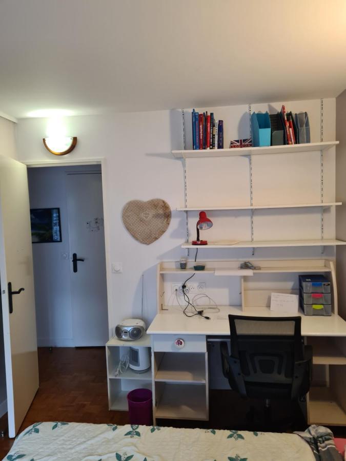 Chambre De 11 M2 Avec Balcon Paris Dış mekan fotoğraf