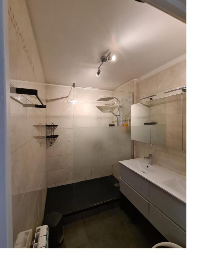 Chambre De 11 M2 Avec Balcon Paris Dış mekan fotoğraf